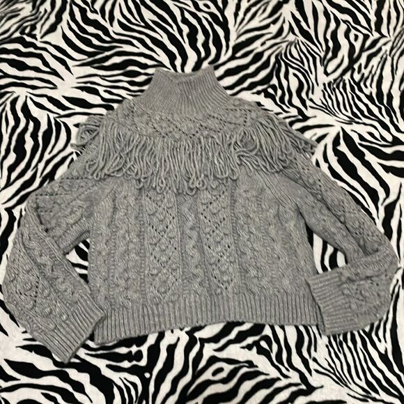 Zara long sleeve chunky cable knit turtle neck fringe grey cropped sweater - Picture 5 of 12